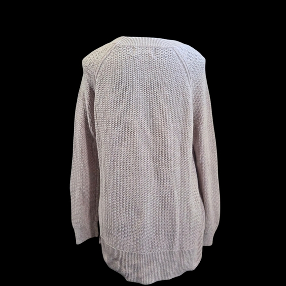 Old Navy Women's Cream Crew Neck Sweater Size MED - Picture 2 of 4